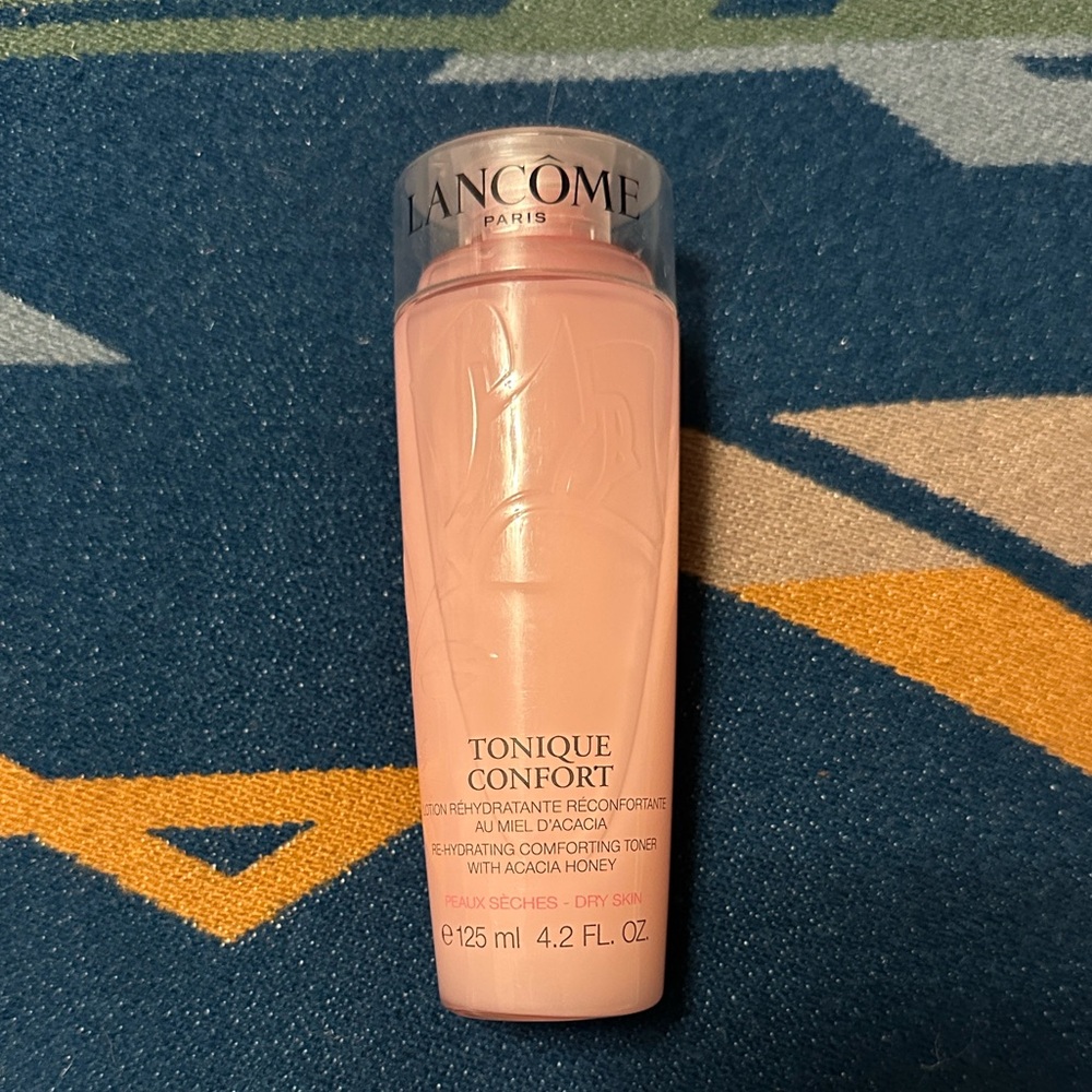 Lancôme Paris Hydrating Toner in Soft Pink